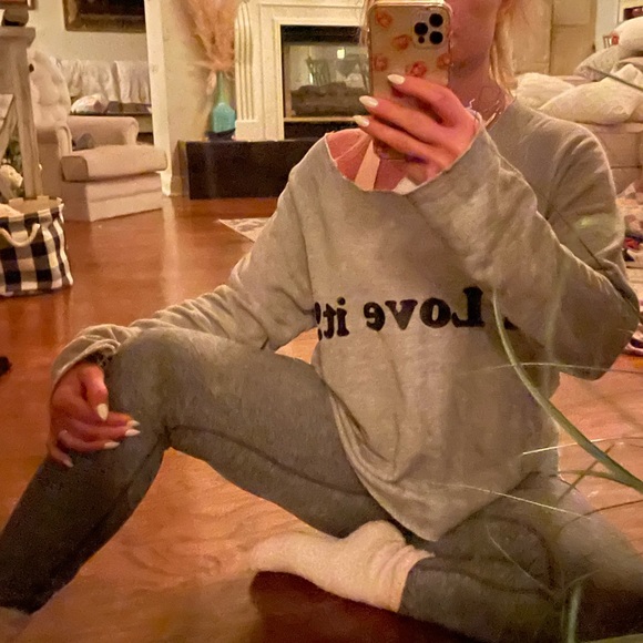 WILDFOX Oversized Sweatshirt - Picture 5 of 7